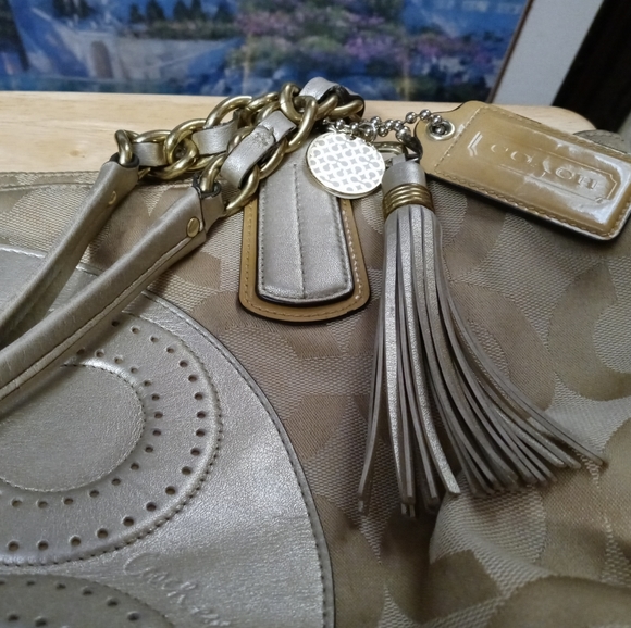 Coach Colette Designer Shoulder Tote Handbag Purse,Excellent Condition👜 - Picture 10 of 15